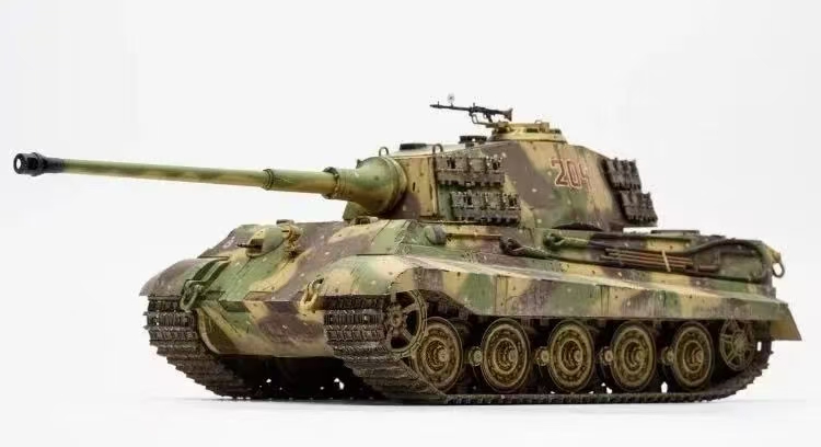 German "Tiger II" Heavy Tank Henschel Turret s.SS‑Pz.Abt. 501 [No.204] Image from the internet, for reference only.